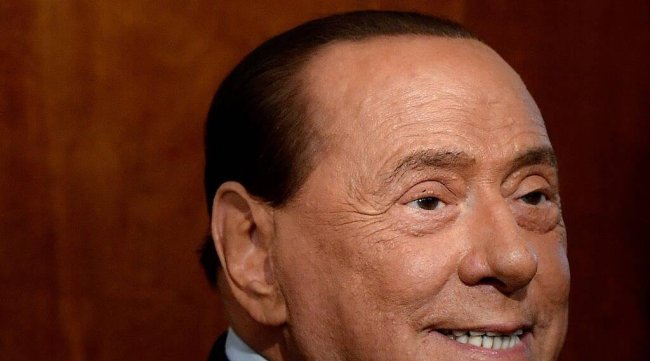 Décès de Silvio Berlusconi Macron présente ses condoléances au peuple