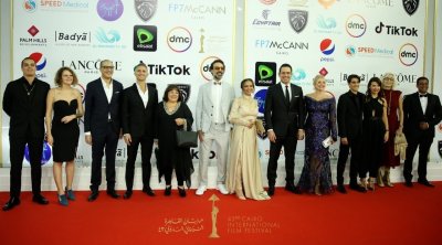 في عرضه الأول ...ظافر العابدين يبكي بعد عرض فيلمه 'غدوة' في مهرجان القاهرة