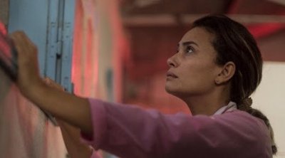 هند صبري تتحصل على جائزة أفضل ممثلة عن دورها في فيلم 'نورا تحلم'