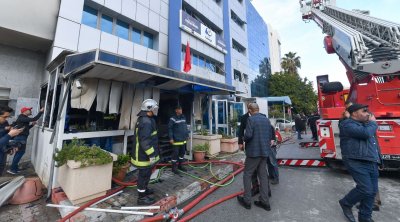 Un mort et plusieurs blessés dans l'incendie du siège d'Ennahdha