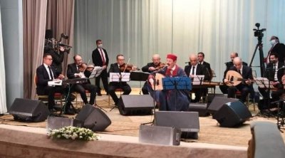 أحياه لطفي بوشناق و عبدو درياسة : سعيّد يقيم مأدبة حفلا غنائيا على شرف تبون (صور)