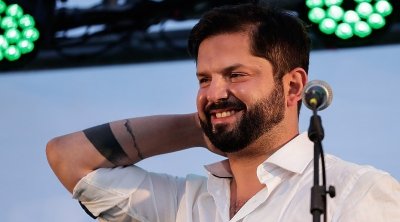 Chili: Qui est Gabriel Boric, 35 ans, nouveau président