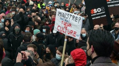 تظاهرة حاشدة ببروكسل رفضاً لإغلاق قاعات العروض بسبب كورونا