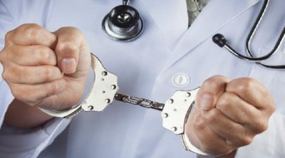 من بينهم 3 أطباء: السجن لـ10 أشخاص دلسوا شهائد في قضايا مرورية بجندوبة 