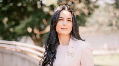 Olfa Hamdi :la troisième République doit se baser sur la démocratie 