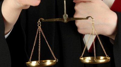 Bouderbala confirme les poursuites contre dix avocats ayant participé à la plénière du 30 Mars