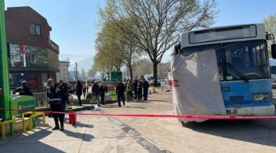 قتيل و4 جرحى.. تفجير حافلة تنقل حراس سجن بتركيا