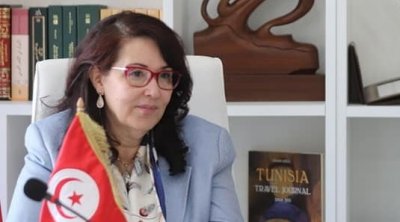 بعد تعيينها لعمّها وابن أخيها : دعوة لاستقالة وزيرة الثقافة 