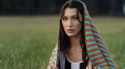 بيلا حديد تشارك رسالة باللغة العربية تتحدث فيها عن قربها من الله