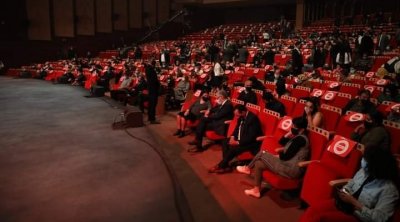 العرض ما قبل الأول للسيكودراما الموسيقية ''غدا...يوم القيامة'' مساء اليوم بمسرح الأوبرا