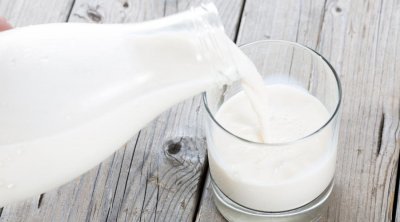 إتحاد الفلاحة ومنظمة الأعراف يطالبان بالزيادة الفورية في سعر الحليب