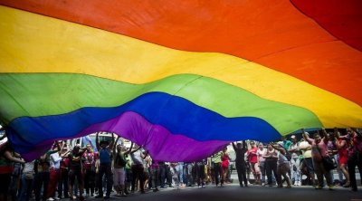 السعودية تحجز ألعاباً وقمصاناً بألوان قوس قزح ضمن حملة ضد المثلية الجنسية