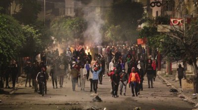 المرصد الإجتماعي : تزايد طبيعة الإحتجاجات العشوائية في السنوات الأخيرة تنذر بإنفجار إجتماعي