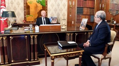 Saïed appelle les chefs de missions diplomatiques à jouer pleinement leur rôle lors du référendum