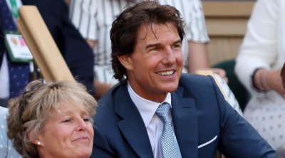 توم كروز يتابع نهائي ويمبلدون للتنس بين أنس جابر وإيلينا ريباكينا