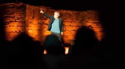 مهرجان قابس يتمسك بعرض مسرحية ''نموت عليك'' ويدعو الجمهور للإقبال بكثافة