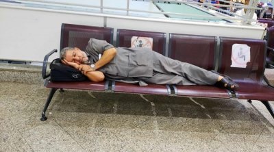 Noureddine Khadmi met fin à son sit-in à l'aéroport