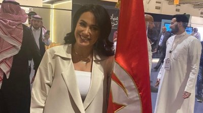 هند صبري تزور الجناح التونسي بمعرض الرياض الدولي للكتاب (صور)