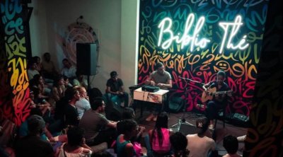 ''BIBLIO'THE'' يعيد الحياة إلى المقهى الثقافي بتونس (صور) 