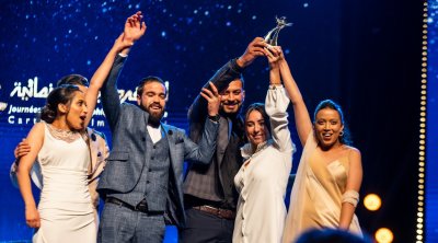 الفيلم التونسي ''تحت الشجرة'' يحصد التانيت الفضي لأيام قرطاج السينمائية 