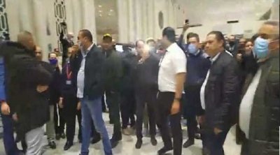 Tunisie : Le barreau dénonce les jugements émis par la justice militaire contre des avocats