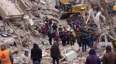 حصيلة قتلى زلزال تركيا وسوريا ترتفع إلى أكثر من 4300 شخصا