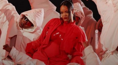 بعد 9 شهور من ولادتها..ريهانا تعلن عن حملها الثاني (صور)