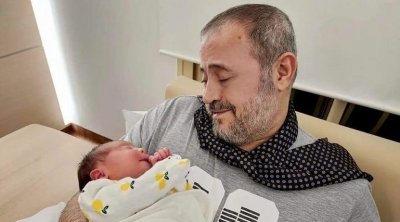 جورج وسوف يستقبل حفيدته الأولى ''آميا''