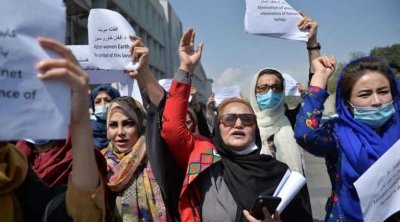 نساء أفغانيات يطلقن حركة ''الثورة النسائية'' في كابول