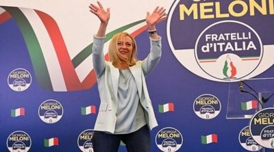 جورجا ميلوني تدافع عن الشرطة الإيطالية بعد غرق مهاجرين 