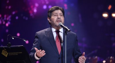 شاهد : مهرجان الأغنية التونسية ... افتتاح ضخم في سهرة الاحتفاء بذكرى محمد (صور)