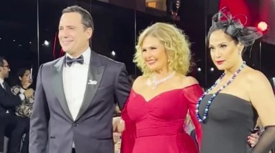 بالصور : هند صبري وظافر العابدين في حفل دار المجوهرات كارتييه بدبي