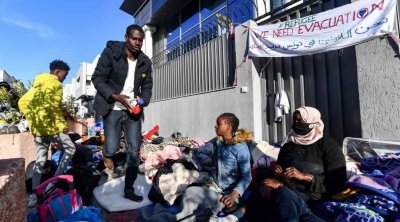 تواصل اعتصام أفارقة جنوب الصحراء أمام مقر مفوضية اللاجئين بتونس 