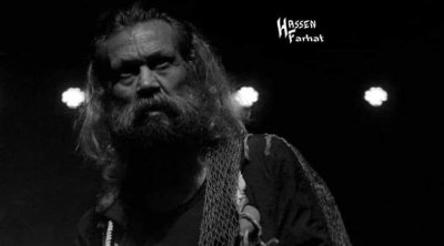 الممثل المسرحي محمد قريّع يغادر المسرح التونسي تاركا صوته على الركح