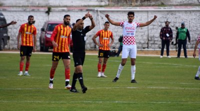 Ligue 1 : L'Olympique de Béja bat l'Espérance 