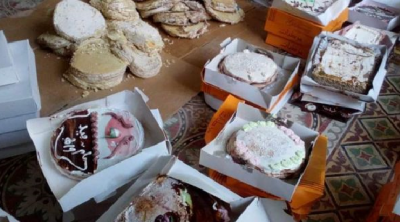 Manouba: Saisie de 2 tonnes de pâtisseries périmées dans un entrepôt anarchique