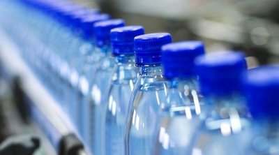 رئيس غرفة منتجي المشروبات غير الكحولية : مخزون المياه المعدنية المعلبة يكفي خلال الفترة الحالية