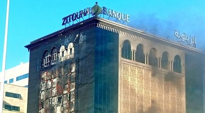 بالصور : حريق هائل بالمقرّ الرئيسي لبنك الزيتونة بالكرم