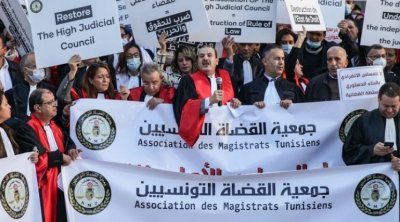 Tunisie : Les magistrats dénoncent le retard de l’annonce du mouvement judiciaire