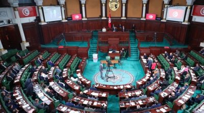 البرلمان يناقش مشروع قرض استهلاكي بقيمة 500 مليون دولار 