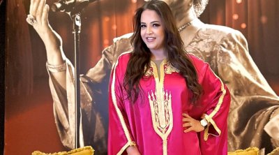 آمنة فاخر تعتدي لفظيا على عازف و نقابة المهن الموسيقية تطالبها بالإعتذار