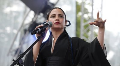 مدير مهرجان الحمامات الدولي : لنا ما يكفي من الحجج لاتخاذ قرار إلغاء حفل آمال مثلوثي