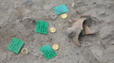 العثور على خمس قطع نقدية ذهبية بمعبد توفاة البوني بضاحية قرطاج