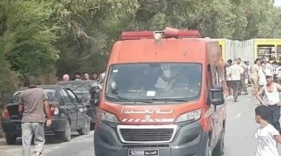 بالصور : إصابة 35 تلميذا في حادث انزلاق حافلة في أريانة 