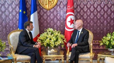 ماركون : أقترح دعم تونس ماليا مقابل إرسال خبراء لتفكيك شبكات الهجرة