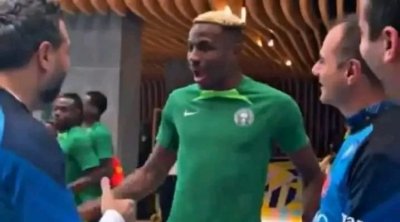 جماهير نابولي تسافر إلى الكوت ديفوار لدعم النجم فيكتور أوسمين