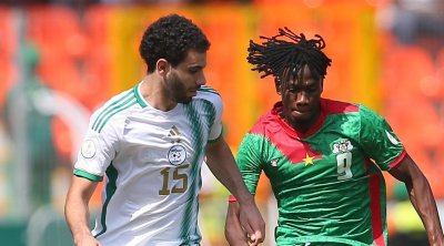 الجزائر يتعادل في الوقت القاتل أمام بوركينا فاسو في كأس أمم إفريقيا 2023