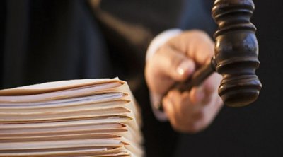 الاحتفاظ بإطارين بديوان التجارة بشبهة فساد مالي وإداري