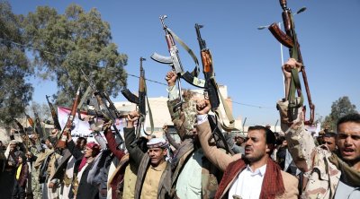 الحوثيون يستهدفون سفينة ويتوعدون بالمزيد في رمضان