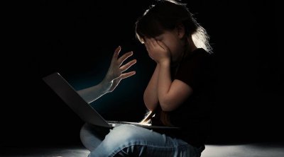 ابتزاز و التحرش بأطفال عبر الانترنت..تحديد هويّة طفلين من بين الضحايا